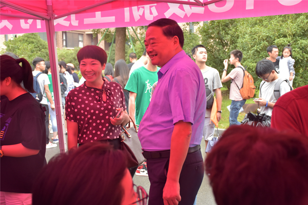 1536664898200872.jpg 报到点2_副本.jpg